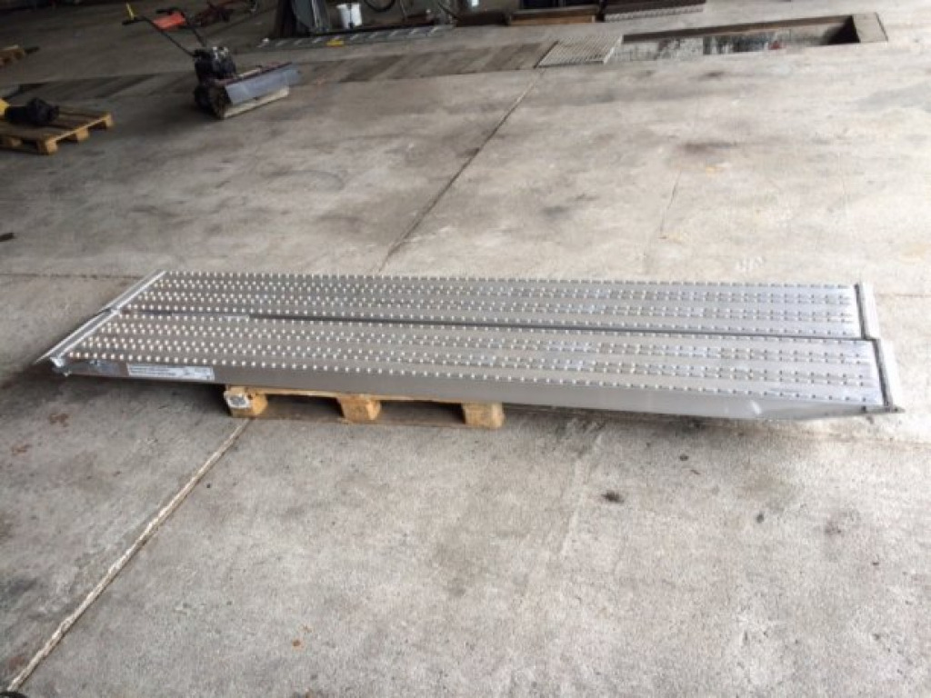 NEU Auffahrrampen, Alurampen,Verladerampen, 8 to Länge 3,25m - Rampa de carga: foto 1 NEU Auffahrrampen, Alurampen,Verladerampen, 8 to Länge 3,25m - Rampa de carga: foto 1