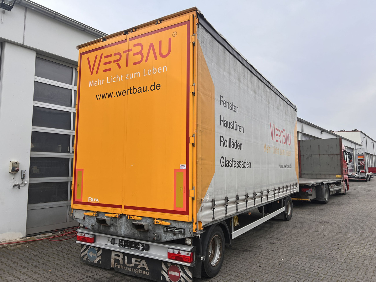 RUFA DHC 18-22  2 Achs Jumbo- Planenanhänger - Remolque con toldo: foto 4 RUFA DHC 18-22  2 Achs Jumbo- Planenanhänger - Remolque con toldo: foto 4