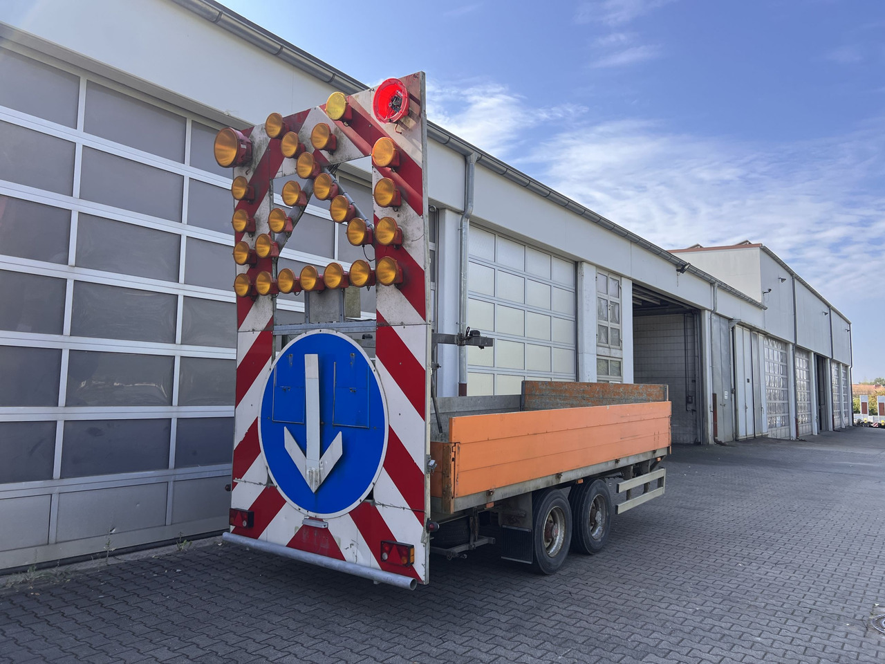 Schmitz Korbach SDAH Tandempritsche - Remolque plataforma/ Caja abierta: foto 1 Schmitz Korbach SDAH Tandempritsche - Remolque plataforma/ Caja abierta: foto 1