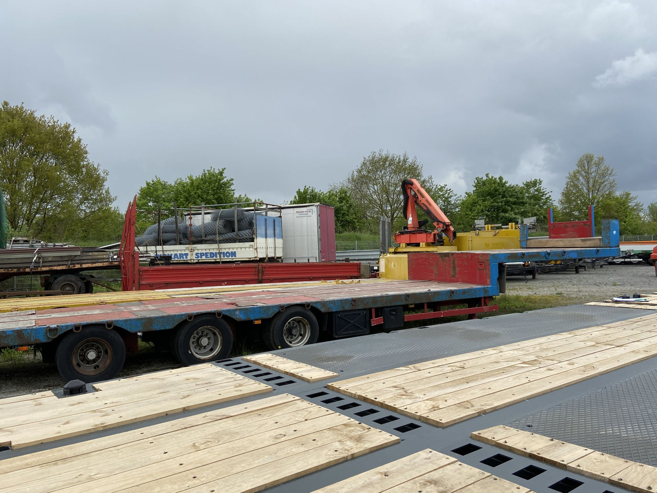 Stp 3 Achs Satteltieflader Platofür Fertigteile oder Baumaschinen - Semirremolque góndola rebajadas: foto 4 Stp 3 Achs Satteltieflader Platofür Fertigteile oder Baumaschinen - Semirremolque góndola rebajadas: foto 4