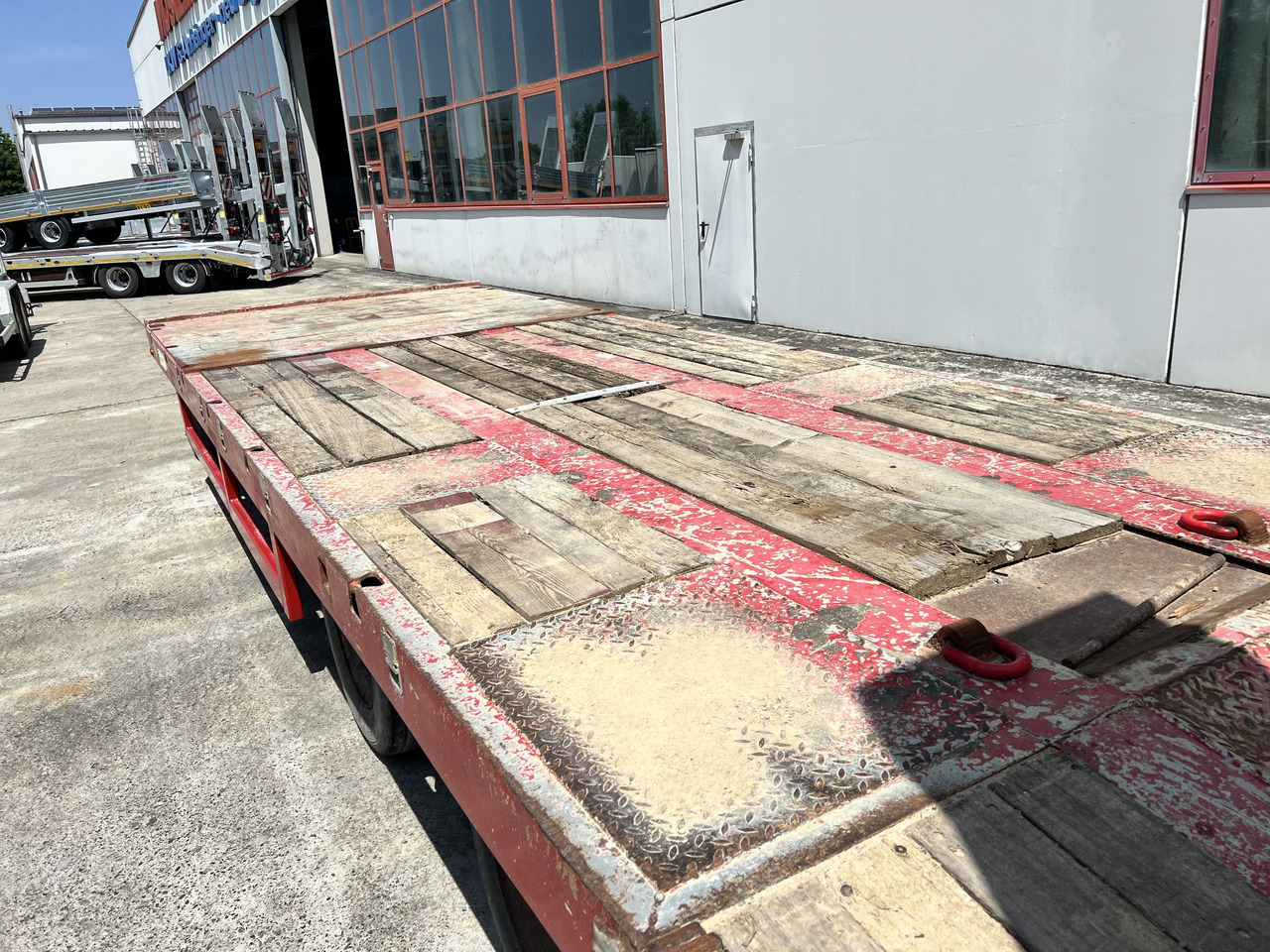 T3 3 Achs Tiefladeranhänger mit gerader Ladefläche - Remolque góndola rebajadas: foto 4 T3 3 Achs Tiefladeranhänger mit gerader Ladefläche - Remolque góndola rebajadas: foto 4