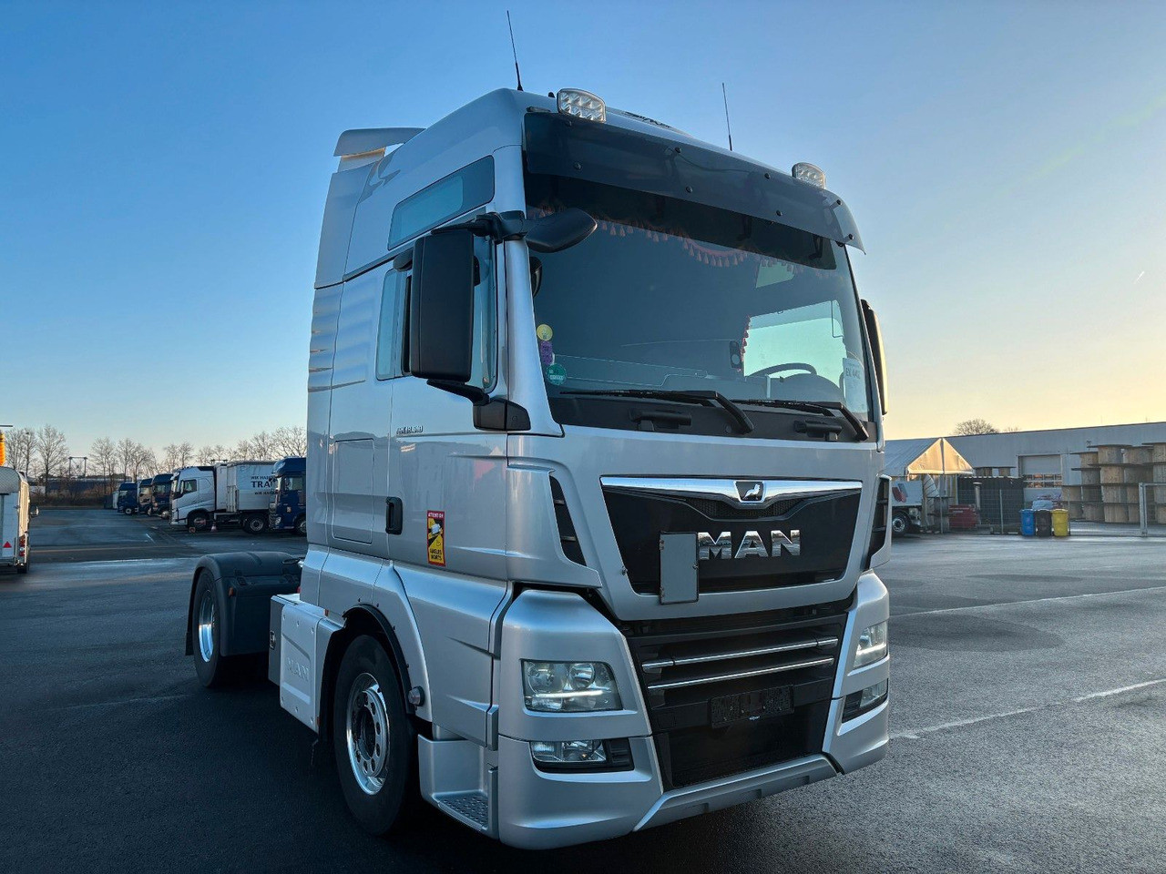 MAN TGX 18.510 XXL Retarder ACC LGS - Cabeza tractora: foto 4 MAN TGX 18.510 XXL Retarder ACC LGS - Cabeza tractora: foto 4