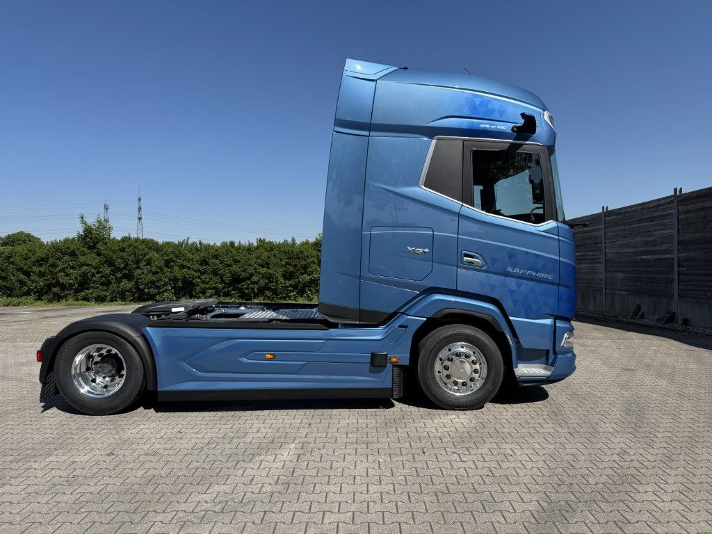 DAF FT XG 530 BLAU METALLIC Limited Edition - Cabeza tractora: foto 4 DAF FT XG 530 BLAU METALLIC Limited Edition - Cabeza tractora: foto 4