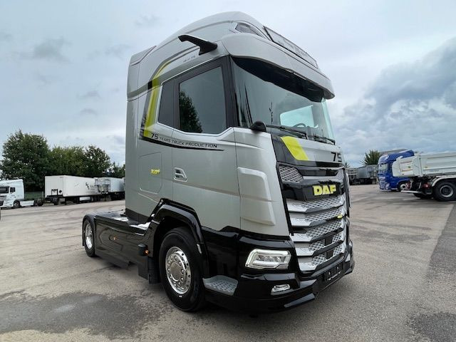 DAF XG+ 480 FT 75 Jahre DAF Edition "Limitiert" DAF XG+ 480 FT 75 Jahre DAF Edition - Cabeza tractora: foto 1 DAF XG+ 480 FT 75 Jahre DAF Edition "Limitiert" DAF XG+ 480 FT 75 Jahre DAF Edition - Cabeza tractora: foto 1