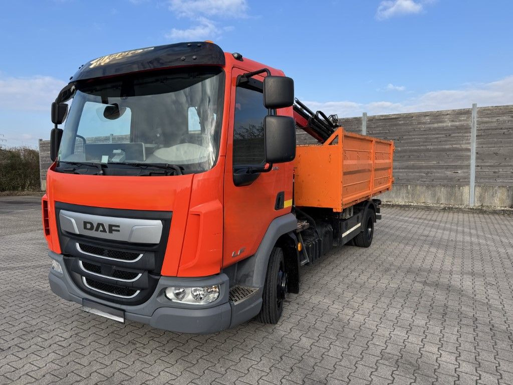 DAF FA LF 180 8t / Abrollkipper, Ladekran Containe - Camión multibasculante, Camión grúa: foto 2 DAF FA LF 180 8t / Abrollkipper, Ladekran Containe - Camión multibasculante, Camión grúa: foto 2