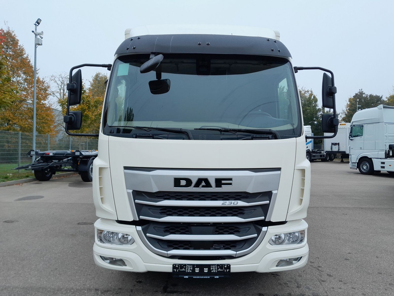 DAF FA XB 230 12t - Camión caja cerrada: foto 3 DAF FA XB 230 12t - Camión caja cerrada: foto 3