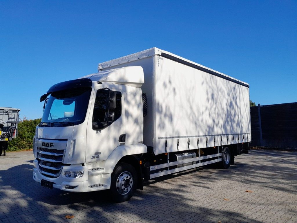 DAF FA XB 290 16t Junge Curtainside Bär LBW - Camión lona: foto 1 DAF FA XB 290 16t Junge Curtainside Bär LBW - Camión lona: foto 1