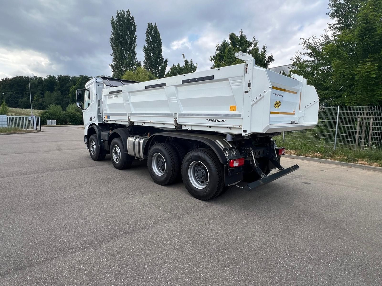 DAF FAD XDC 450 Dreiseitenkipper - Camión volquete: foto 3 DAF FAD XDC 450 Dreiseitenkipper - Camión volquete: foto 3