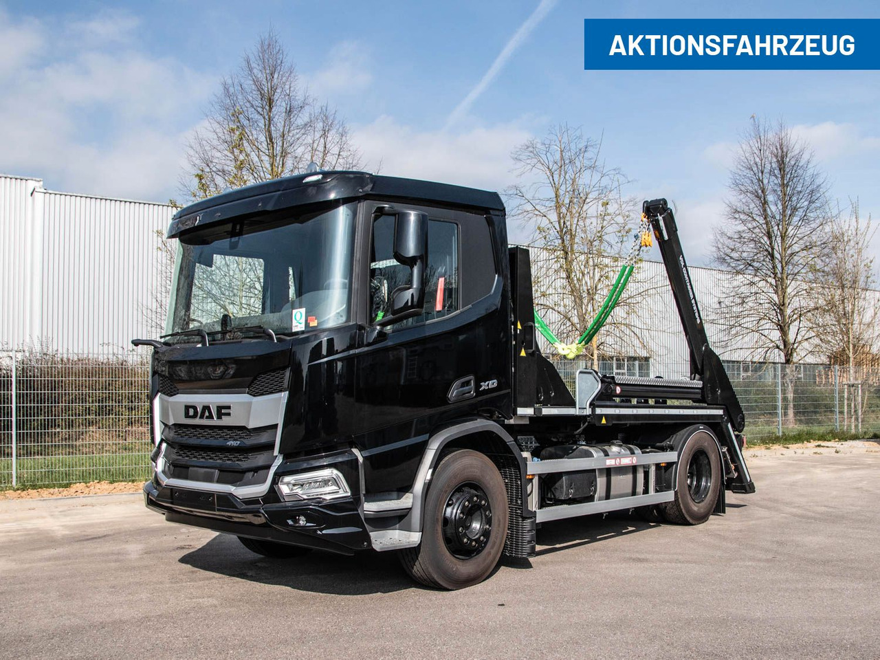 DAF XD 410 FA Absetzkipper DAF XD 410 FA Absetzkipper - Camión portacontenedor de cadenas: foto 1 DAF XD 410 FA Absetzkipper DAF XD 410 FA Absetzkipper - Camión portacontenedor de cadenas: foto 1