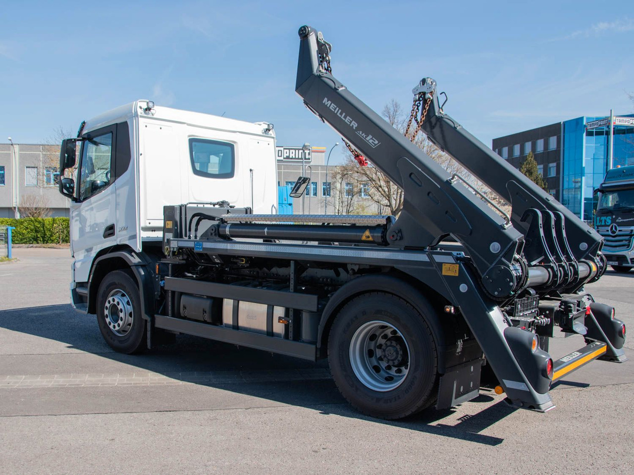 DAF XD 410 FA Meiller Absetzkipper DAF XD 410 FA Meiller Absetzkipper - Camión portacontenedor de cadenas: foto 5 DAF XD 410 FA Meiller Absetzkipper DAF XD 410 FA Meiller Absetzkipper - Camión portacontenedor de cadenas: foto 5