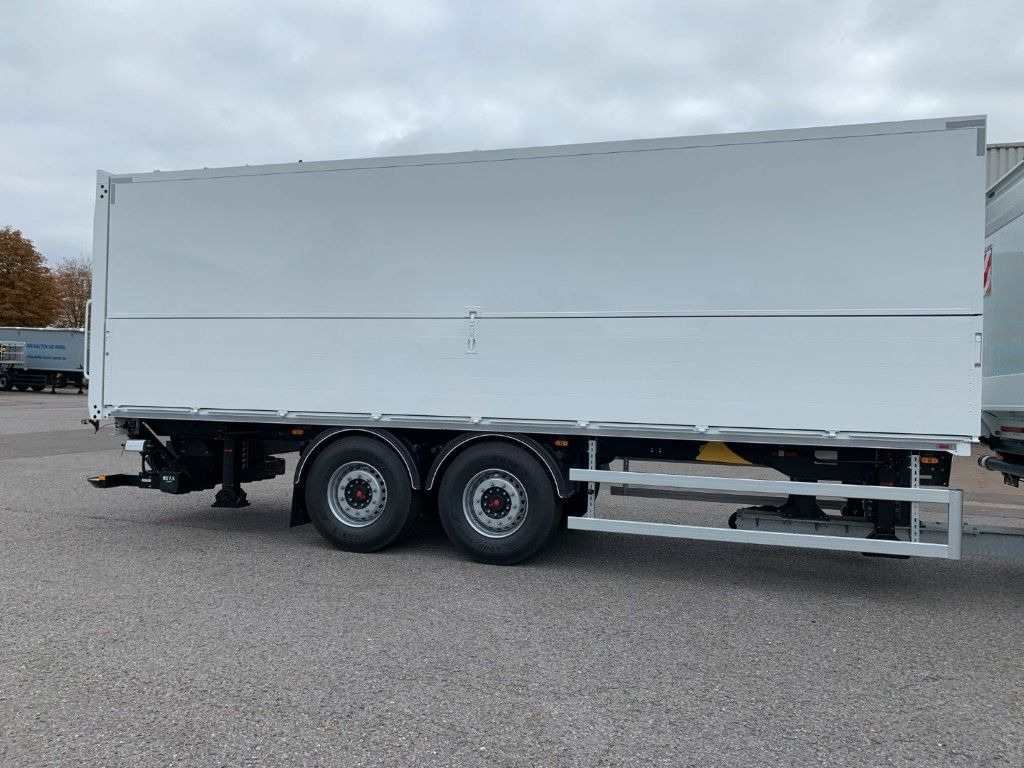 Zentralachsanhänger Swing-Board I tiefgekuppelt - Remolque transporte de bebidas: foto 1 Zentralachsanhänger Swing-Board I tiefgekuppelt - Remolque transporte de bebidas: foto 1