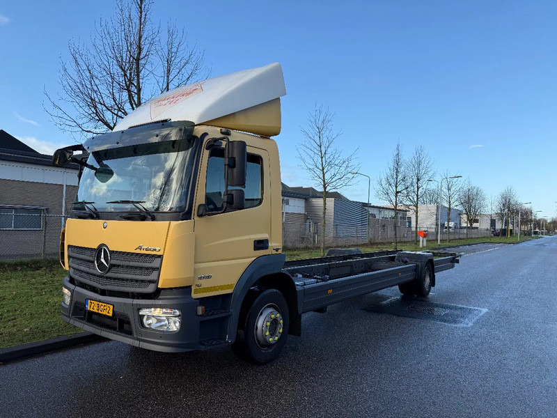 Mercedes-Benz Atego 1518 L 7-2015 - Camión chasis: foto 1 Mercedes-Benz Atego 1518 L 7-2015 - Camión chasis: foto 1