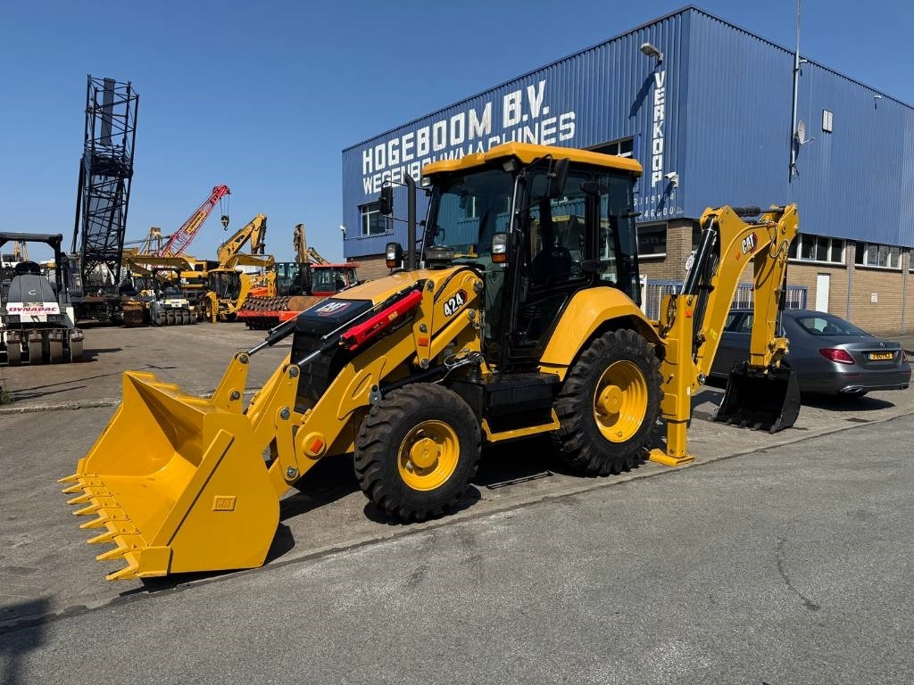 CAT 424 4X4 HAMMER LINE ( UNUSED ) - Retroexcavadora: foto 1 CAT 424 4X4 HAMMER LINE ( UNUSED ) - Retroexcavadora: foto 1