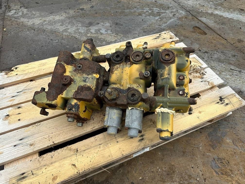 CAT 950 G II valve - Hidráulica para Maquinaria de construcción: foto 1 CAT 950 G II valve - Hidráulica para Maquinaria de construcción: foto 1