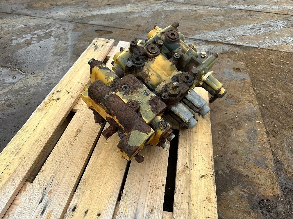 CAT 950 G II valve - Hidráulica para Maquinaria de construcción: foto 2 CAT 950 G II valve - Hidráulica para Maquinaria de construcción: foto 2