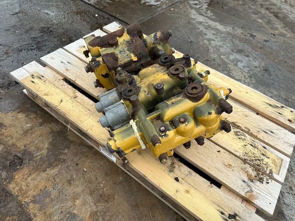 CAT 950 G II valve - Hidráulica para Maquinaria de construcción: foto 3 CAT 950 G II valve - Hidráulica para Maquinaria de construcción: foto 3