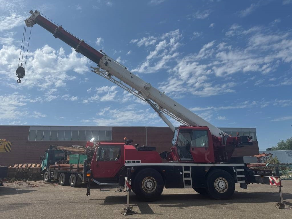 Grúa todo terreno Liebherr LTM 1030-2.1 ( WITH JIB ): foto 8 Grúa todo terreno Liebherr LTM 1030-2.1 ( WITH JIB ): foto 8