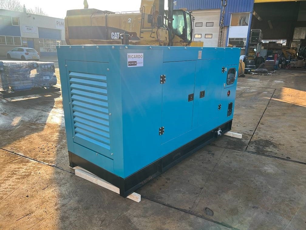 Ricardo 150KVA (120KW) SILENT GENERATOR 3 PHASE 50HZ 400V - Generador industriale: foto 2 Ricardo 150KVA (120KW) SILENT GENERATOR 3 PHASE 50HZ 400V - Generador industriale: foto 2