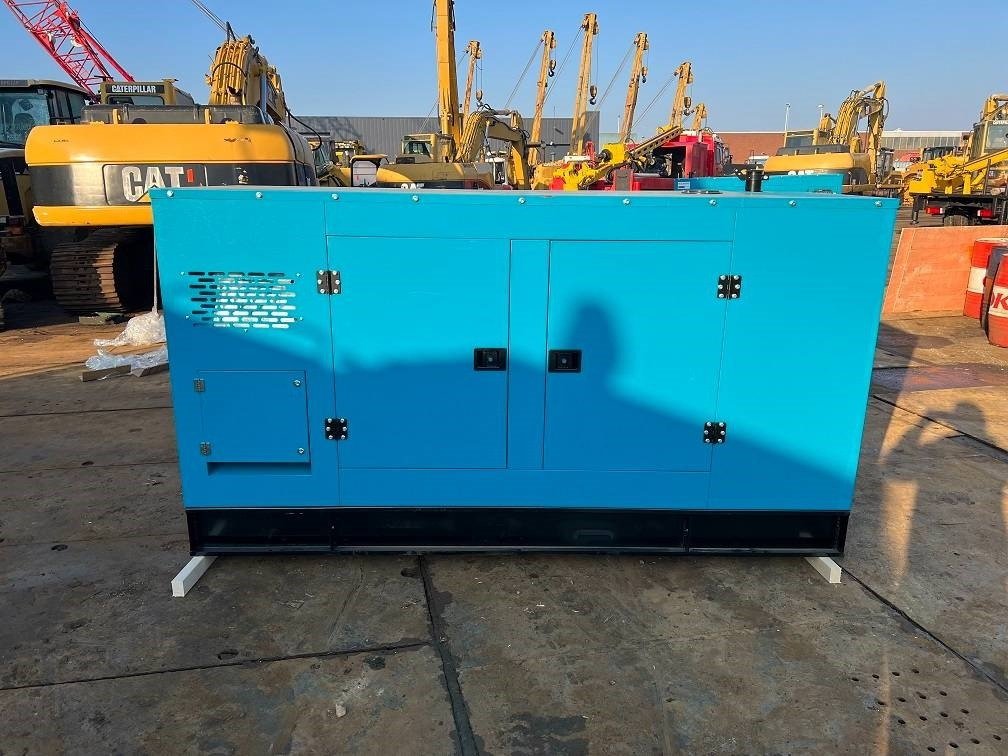 Ricardo 150KVA (120KW) SILENT GENERATOR 3 PHASE 50HZ 400V - Generador industriale: foto 5 Ricardo 150KVA (120KW) SILENT GENERATOR 3 PHASE 50HZ 400V - Generador industriale: foto 5