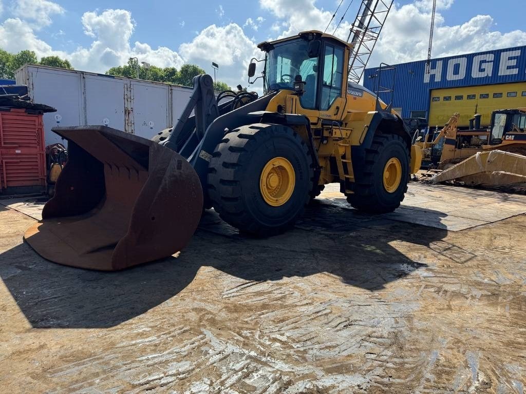 Volvo L 220 H ( WITH NEW TYRES ) - Cargadora de ruedas: foto 1 Volvo L 220 H ( WITH NEW TYRES ) - Cargadora de ruedas: foto 1
