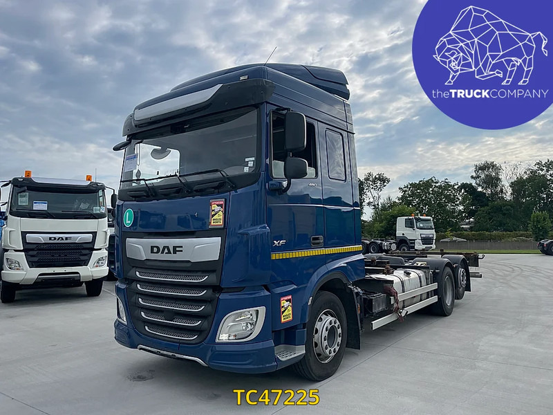 DAF XF Euro6 480 - Camión portacontenedore/ Intercambiable: foto 1 DAF XF Euro6 480 - Camión portacontenedore/ Intercambiable: foto 1
