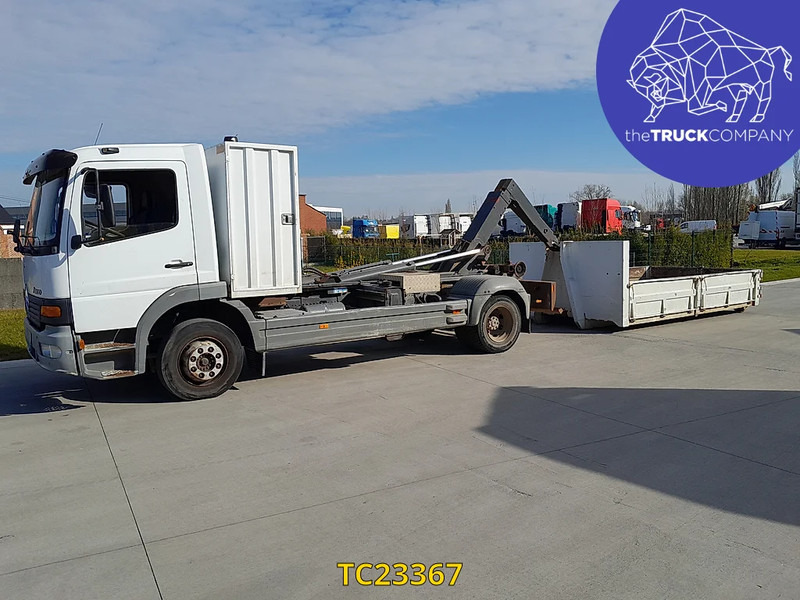 Mercedes-Benz Atego 1217 - Camión portacontenedore/ Intercambiable: foto 5 Mercedes-Benz Atego 1217 - Camión portacontenedore/ Intercambiable: foto 5