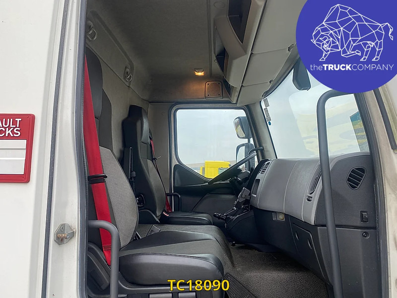 Camión frigorífico Renault D 240: foto 8
