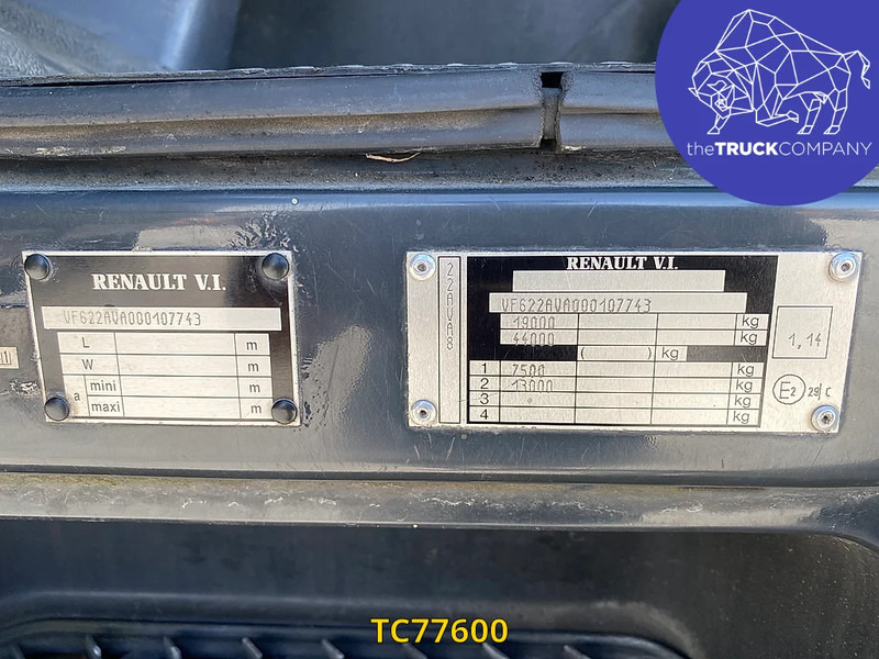 Renault Premium 320 - Camión caja cerrada: foto 2 Renault Premium 320 - Camión caja cerrada: foto 2