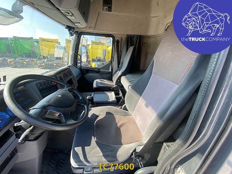 Renault Premium 320 - Camión caja cerrada: foto 5 Renault Premium 320 - Camión caja cerrada: foto 5