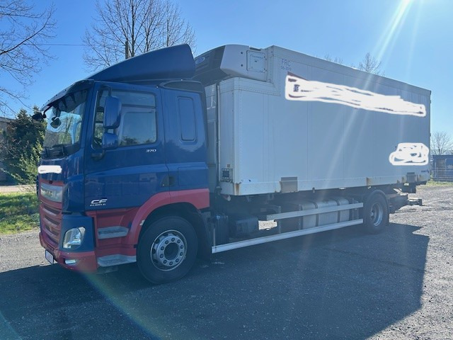DAF CF 370 Tiefkühler NUR 426000 km - Camión frigorífico: foto 2 DAF CF 370 Tiefkühler NUR 426000 km - Camión frigorífico: foto 2