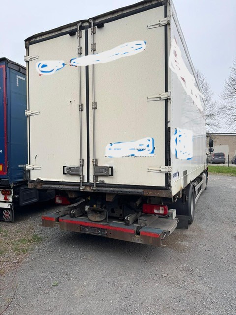 DAF CF 370 Tiefkühler NUR 426000 km - Camión frigorífico: foto 4 DAF CF 370 Tiefkühler NUR 426000 km - Camión frigorífico: foto 4