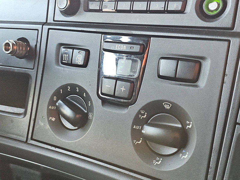 Cabeza tractora Scania R490: foto 10