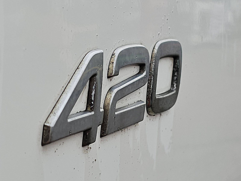 Cabeza tractora Volvo FH 12.420: foto 15