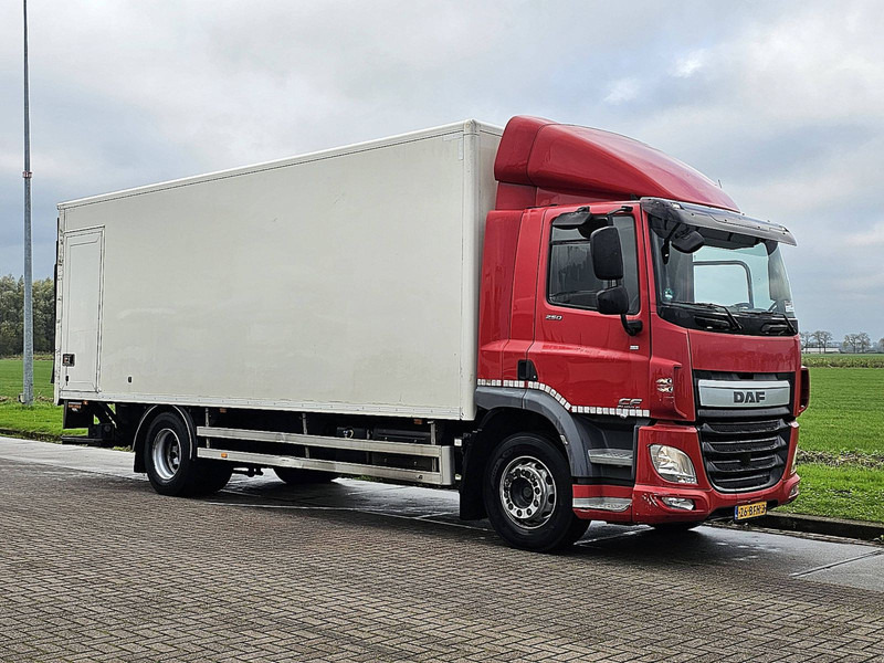 DAF CF 250 19T LIFT AIRCO - Camión caja cerrada: foto 5 DAF CF 250 19T LIFT AIRCO - Camión caja cerrada: foto 5