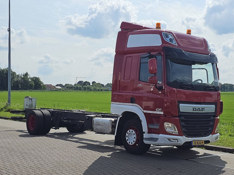 DAF CF 290 FA SPACECAB - Camión chasis: foto 5 DAF CF 290 FA SPACECAB - Camión chasis: foto 5