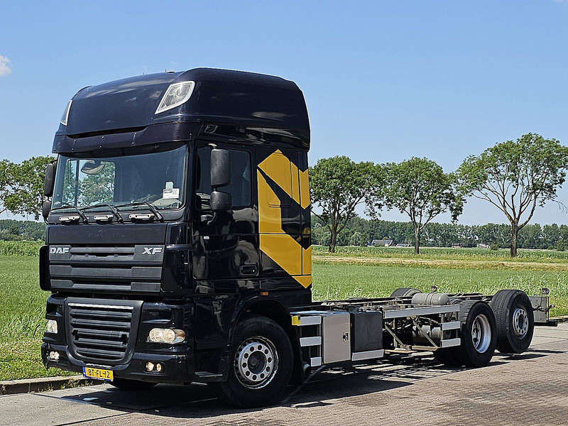 DAF XF 105.460 SSC 6X2 FAS MANUAL - Camión chasis: foto 2 DAF XF 105.460 SSC 6X2 FAS MANUAL - Camión chasis: foto 2