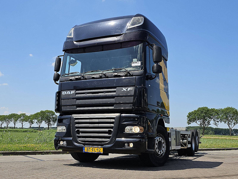 DAF XF 105.460 SSC 6X2 FAS MANUAL - Camión chasis: foto 1 DAF XF 105.460 SSC 6X2 FAS MANUAL - Camión chasis: foto 1