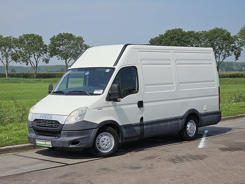 Iveco Daily 35S21 L2H2 Airco 3.0L 204p - Furgón: foto 2 Iveco Daily 35S21 L2H2 Airco 3.0L 204p - Furgón: foto 2