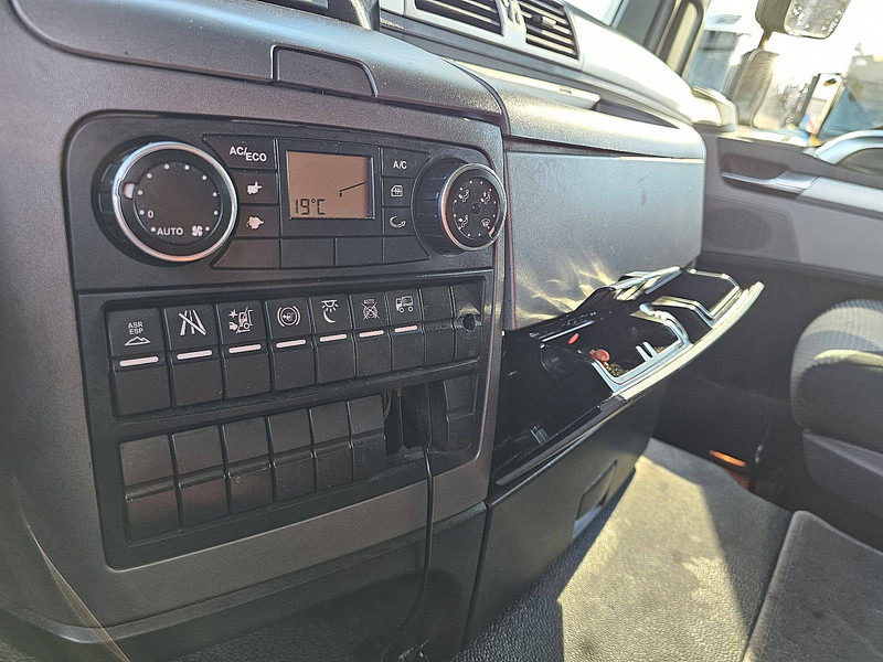 Camión caja cerrada MAN 12.220 TGL LX NL-TRUCK AIRCO: foto 13 Camión caja cerrada MAN 12.220 TGL LX NL-TRUCK AIRCO: foto 13