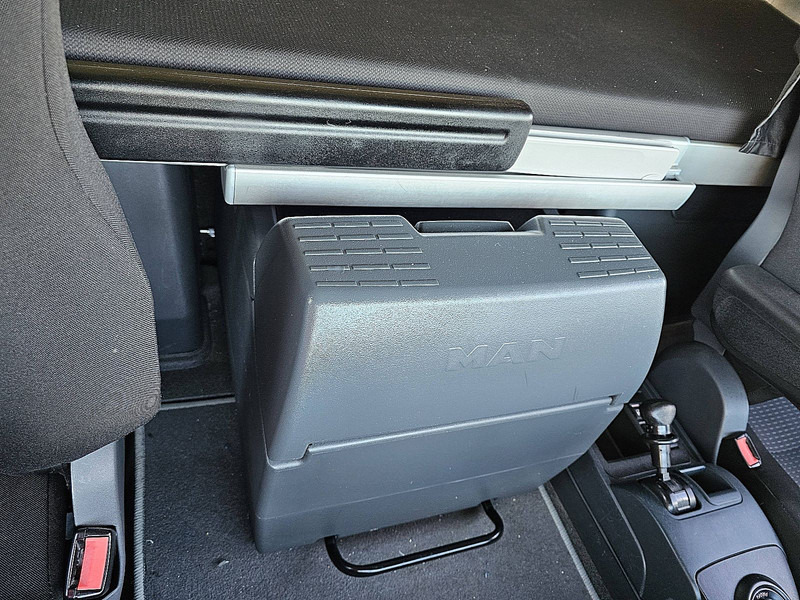 Camión caja cerrada MAN 12.220 TGL LX NL-TRUCK AIRCO: foto 11 Camión caja cerrada MAN 12.220 TGL LX NL-TRUCK AIRCO: foto 11