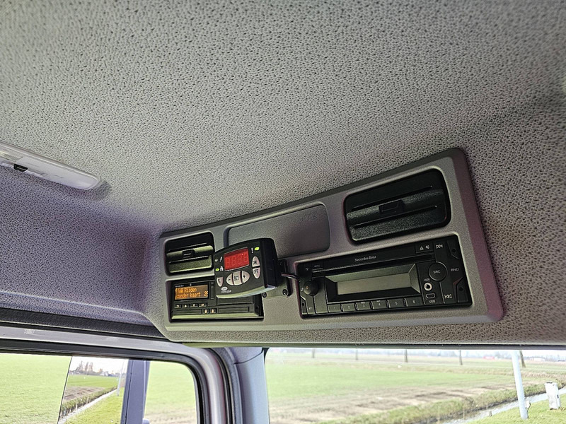 Camión frigorífico Mercedes-Benz ATEGO 1224 L CARRIER LIFT DOOR: foto 8