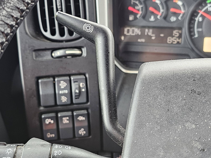 Camión caja cerrada Renault D 240 11.9T AIRCO TAILLIFT: foto 10 Camión caja cerrada Renault D 240 11.9T AIRCO TAILLIFT: foto 10