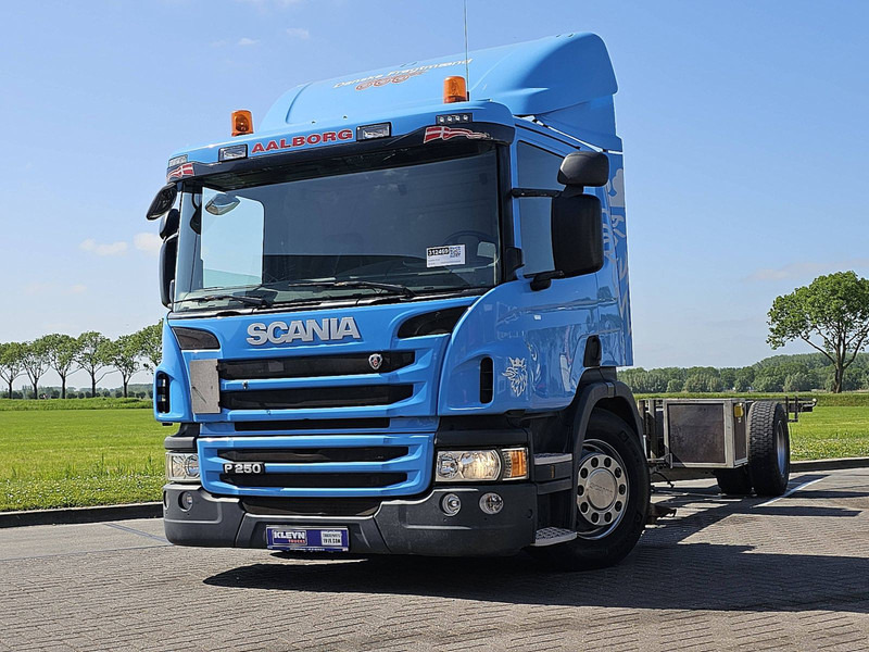 Scania P250 310TKM AIRCO WB560 - Camión chasis: foto 1 Scania P250 310TKM AIRCO WB560 - Camión chasis: foto 1