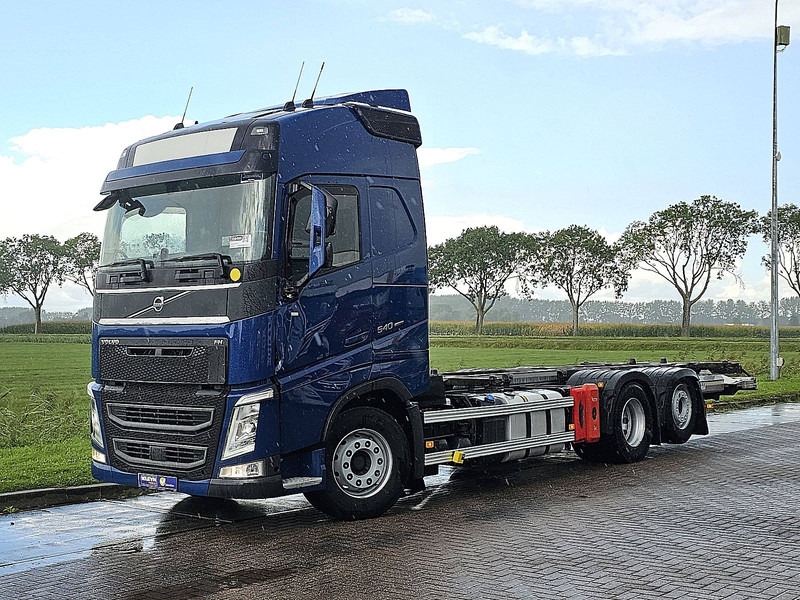 Volvo FH 540 - Camión portacontenedore/ Intercambiable: foto 2 Volvo FH 540 - Camión portacontenedore/ Intercambiable: foto 2