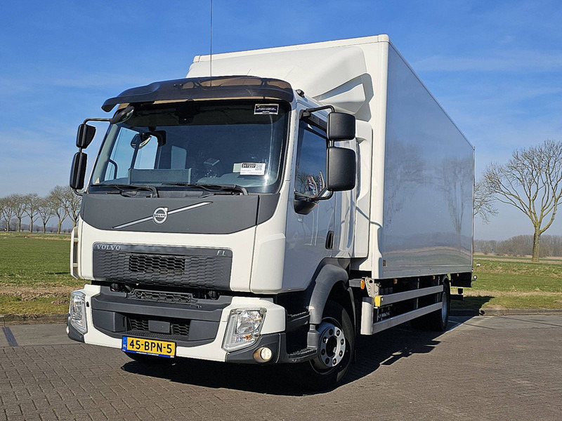 Volvo FL 220.12 - Camión caja cerrada: foto 1 Volvo FL 220.12 - Camión caja cerrada: foto 1