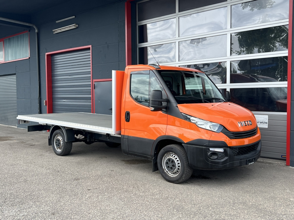 Iveco Daily 35S14 MAXI 4,35m Plattform Klima Kamera - Furgoneta caja abierta: foto 1 Iveco Daily 35S14 MAXI 4,35m Plattform Klima Kamera - Furgoneta caja abierta: foto 1