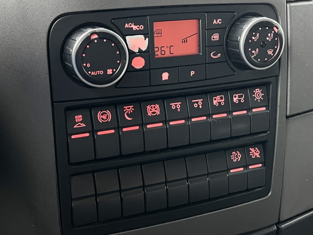 MAN TGX 26.440 Retarder Standklima LBW MitsubisTU100 - Camión frigorífico: foto 2 MAN TGX 26.440 Retarder Standklima LBW MitsubisTU100 - Camión frigorífico: foto 2