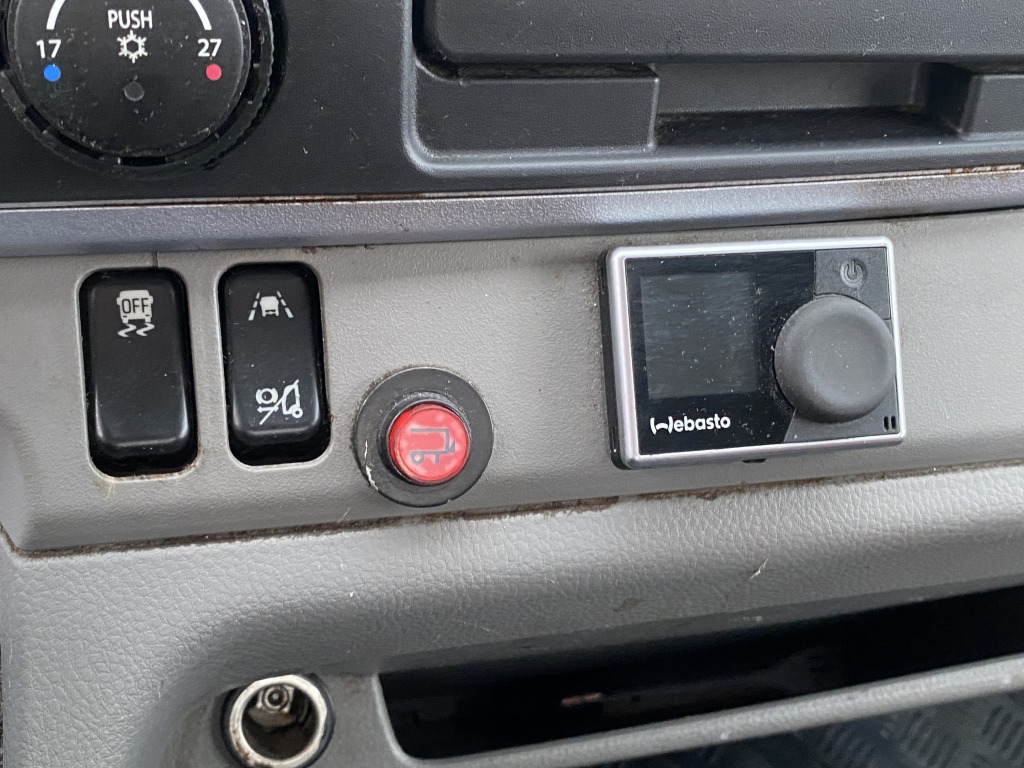 Mitsubishi Fuso Canter 9C18 5,8mEuro6d Klima GetriebeDefekt - Camión chasis: foto 4 Mitsubishi Fuso Canter 9C18 5,8mEuro6d Klima GetriebeDefekt - Camión chasis: foto 4