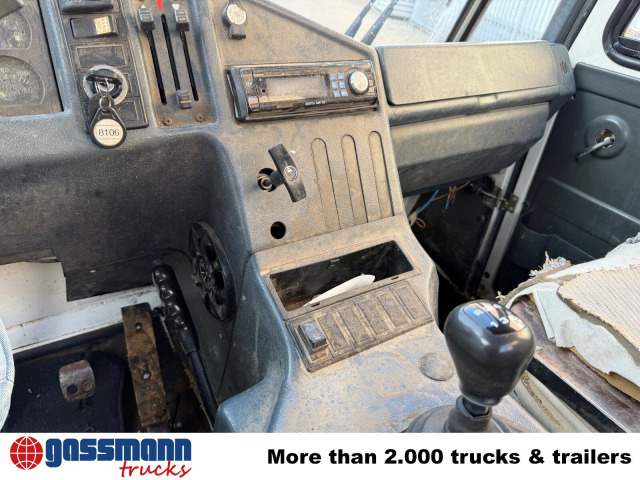 M26 R 4x2, City Tele-Absetzer - Camión portacontenedor de cadenas: foto 4 M26 R 4x2, City Tele-Absetzer - Camión portacontenedor de cadenas: foto 4