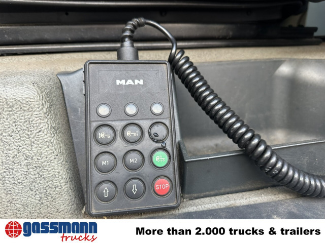 MAN TGA 18.350 4x2 LL, Fahrschulausstattung - Camión caja cerrada: foto 5 MAN TGA 18.350 4x2 LL, Fahrschulausstattung - Camión caja cerrada: foto 5